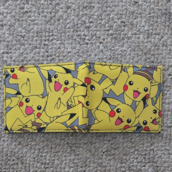Pokemon Yellow Pikachu Pattern Wallet - Picture 6 of 7